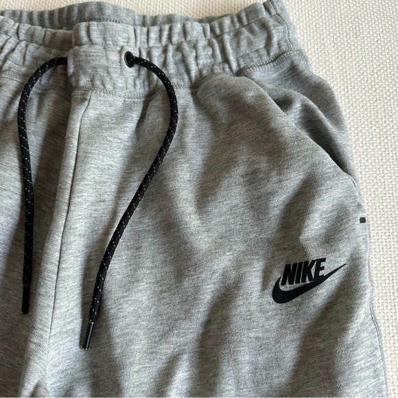 Nike | Grey Sportswear Tech Fleece Pant | Size XS | Excellent Condition - Picture 6 of 8